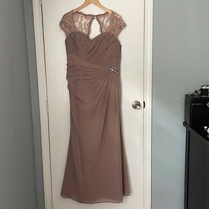 NWT Signature by Alfred Angelo, Evening wear dress, Size 16, Rum Pink Color
